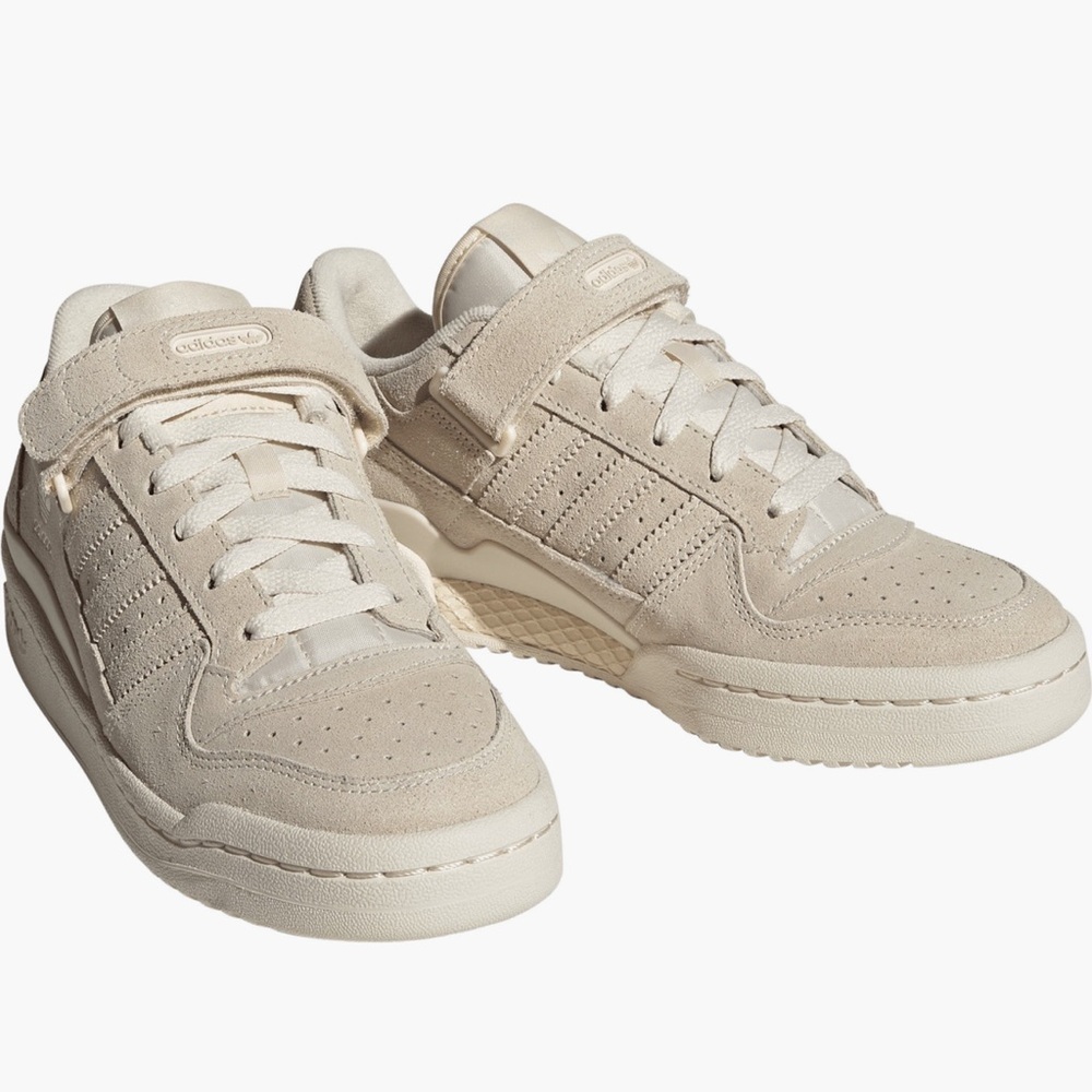 NIB! Size 11 Adidas Cream Low-Top Sneakers